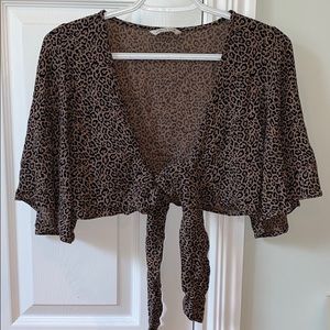 American eagle tie front cheetah top!